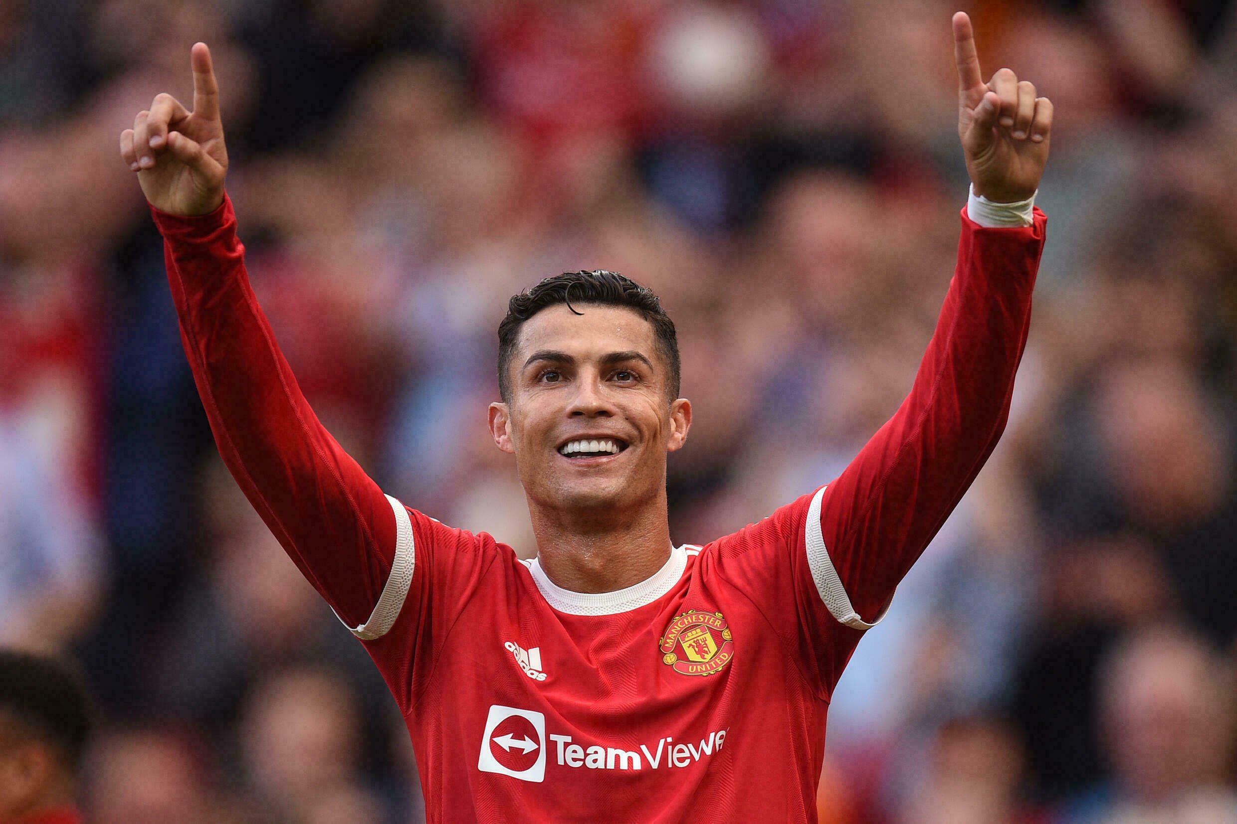 Giá cổ phiếu MU bắt đầu tăng nhờ hiệu ứng Ronaldo