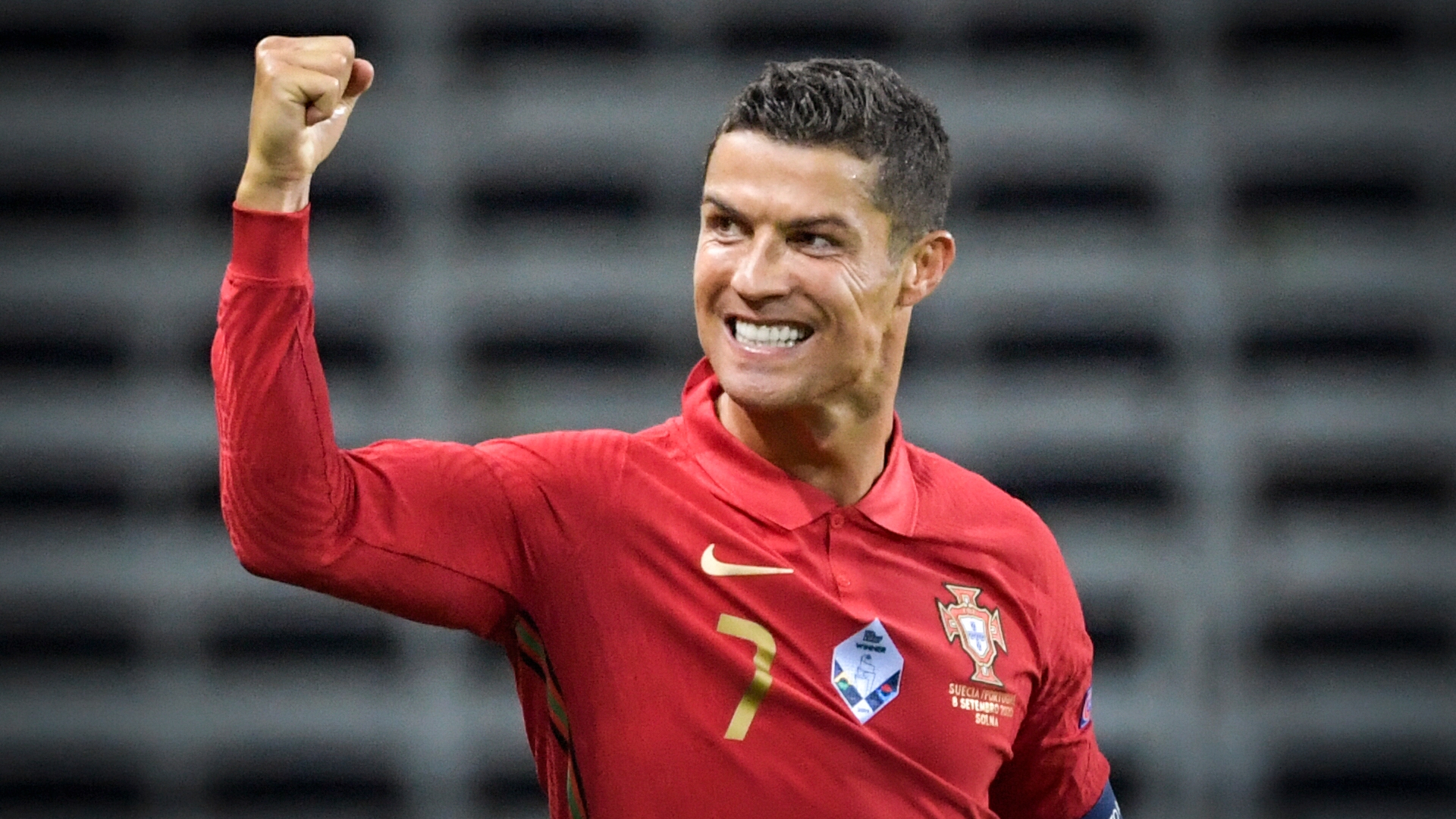 Ronaldo và sự nghiệp bóng đá sáng bừng
