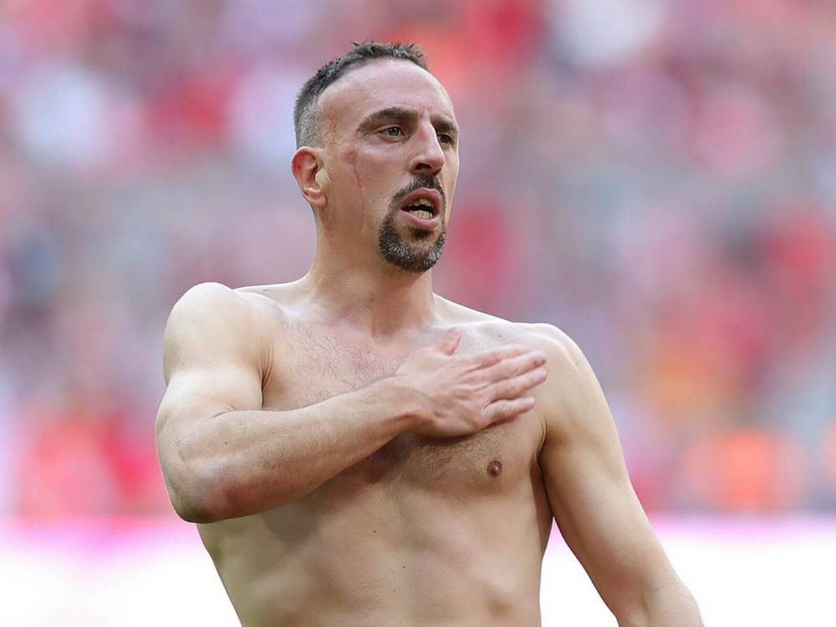 Ribery vẫn được chào mừng như một vị vua mặc dù đã bước sang tuổi 38 trong sự nghiệp trên sân cỏ