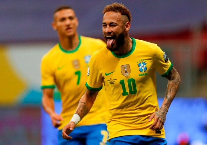 Neymar là cầu thủ nổi tiếng hàng đầu của đội bóng Brazil